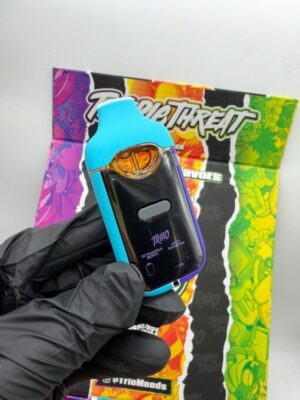 TRIPLE THREAT 2G DUAL DISPOSABLE by TRIO W/GUMMIES + PREROLL