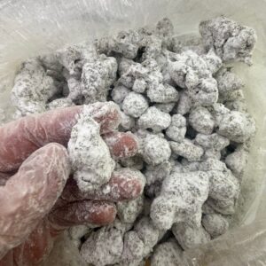 Alternative view of Loose Ice Caps Weed Strain